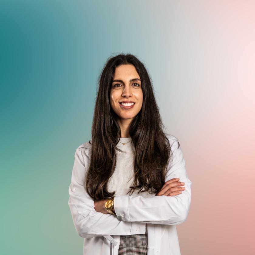 Dra. Claúdia Vieira